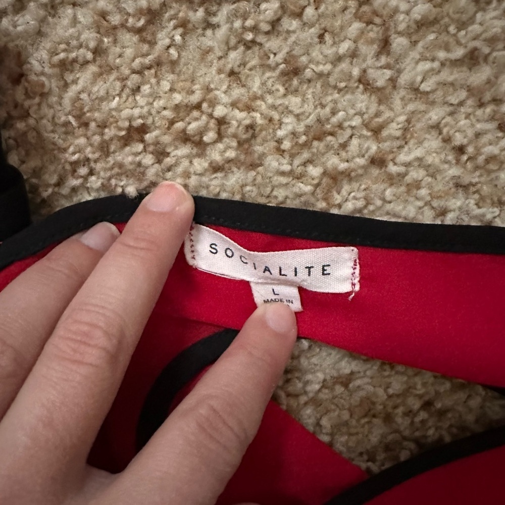Socialite Tank Top - Picture 3 of 3